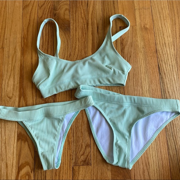 ASOS Three piece turquoise ribbed bikini set - Picture 3 of 11